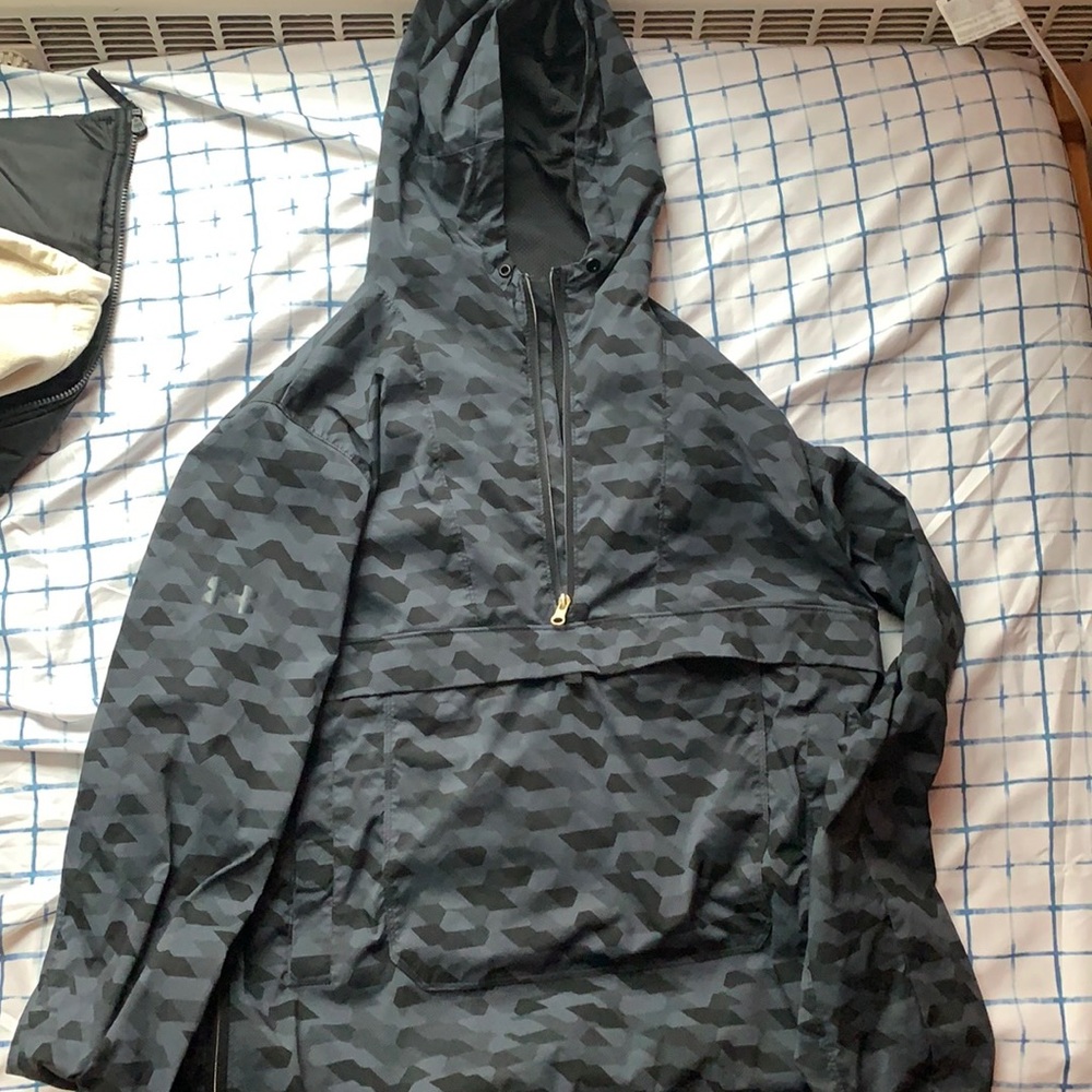 UnderArmour Windbreaker
